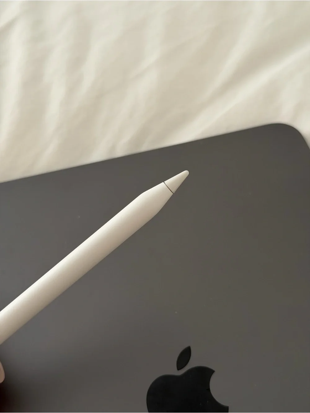 Apple iPad Air (5th Generation): with M1 chip, 10.9-inch 64GB + Apple Pencil